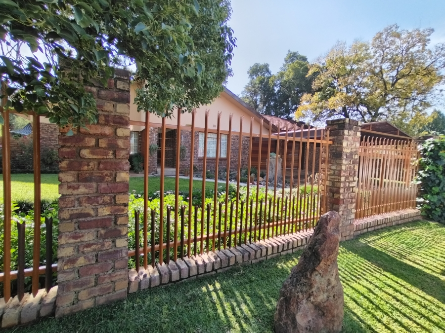 4 Bedroom Property for Sale in Jan Kempdorp Northern Cape